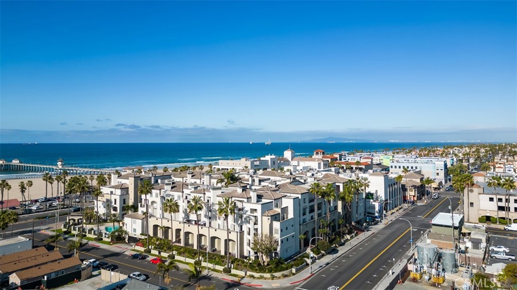 200 Pacific Coast Highway 302