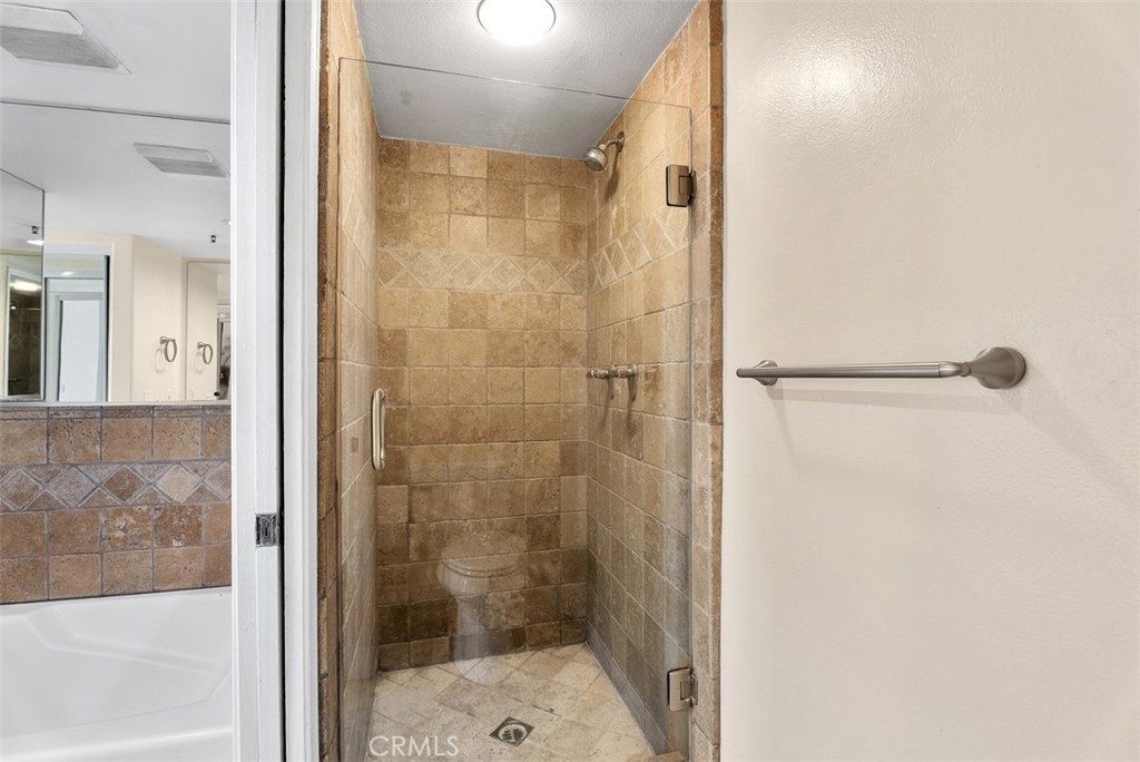 200 Pacific Coast Highway 302