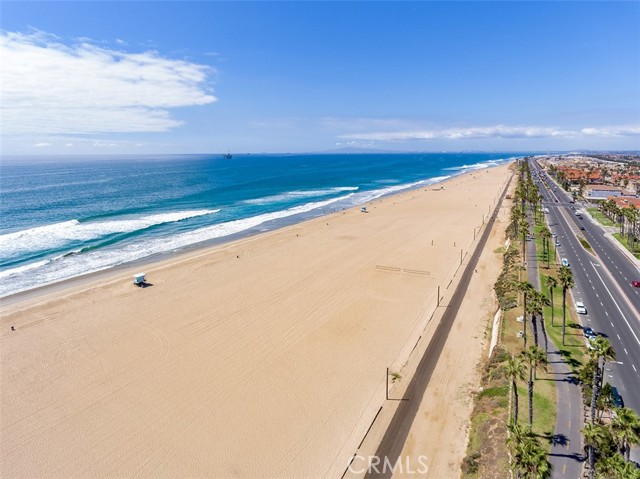 200 Pacific Coast HWY Unit: 302