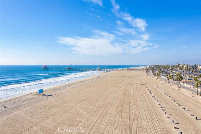 200 Pacific Coast HWY Unit: 302