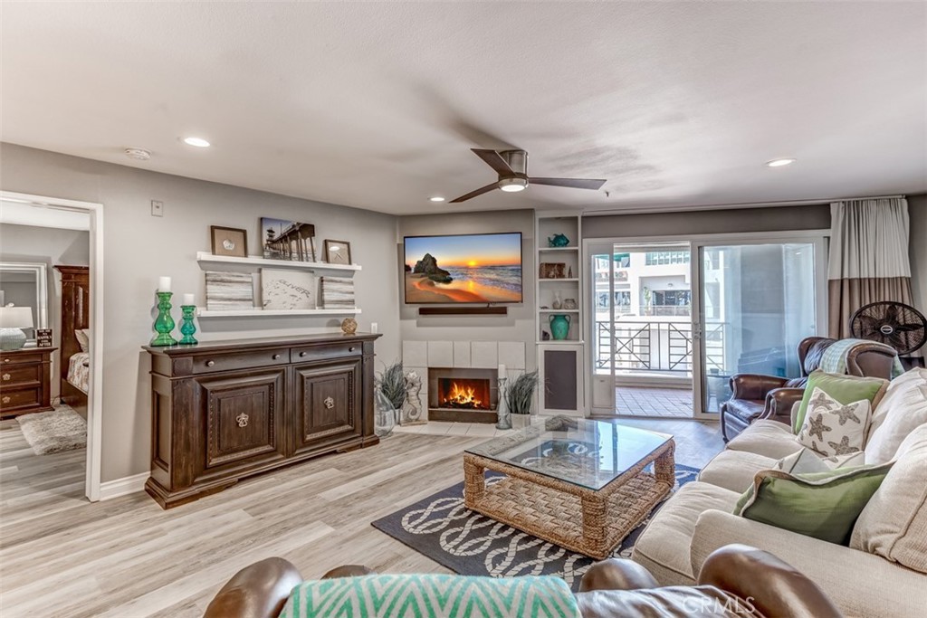 200 pacific coast Highway M29