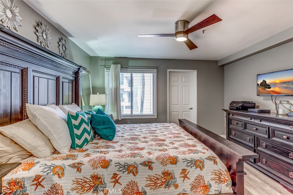 200 pacific coast Highway M29