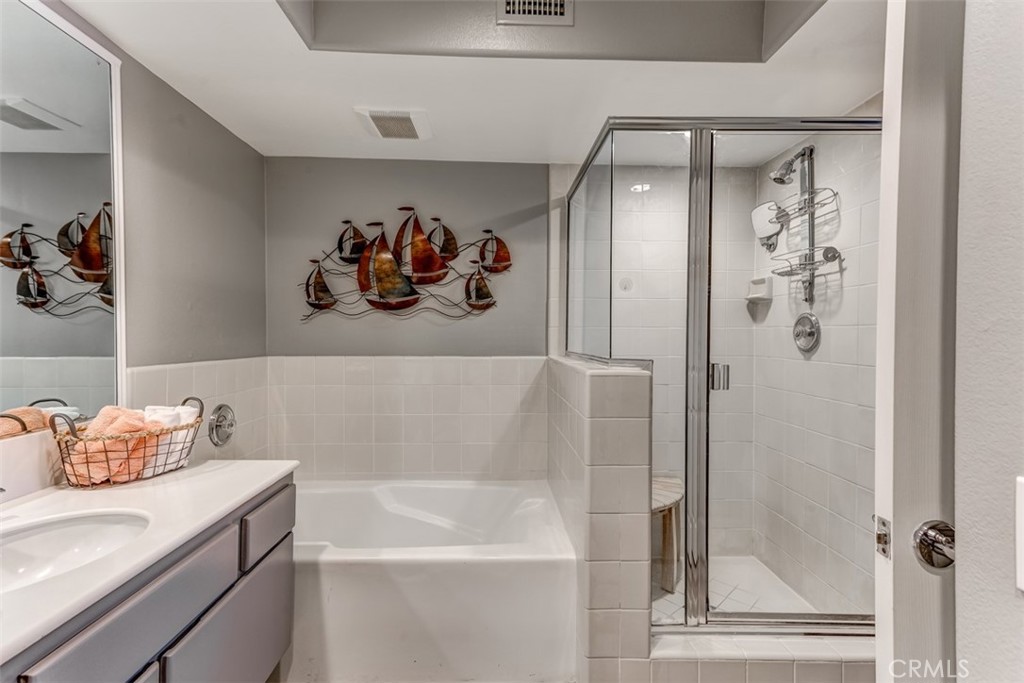 200 pacific coast Highway M29