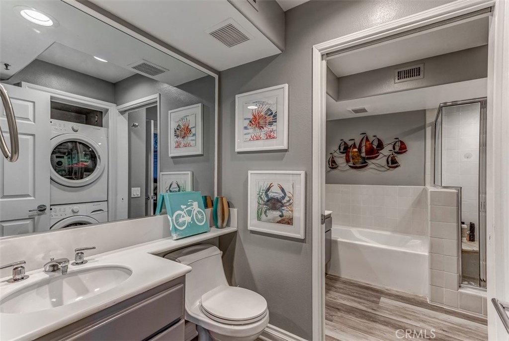 200 pacific coast Highway M29