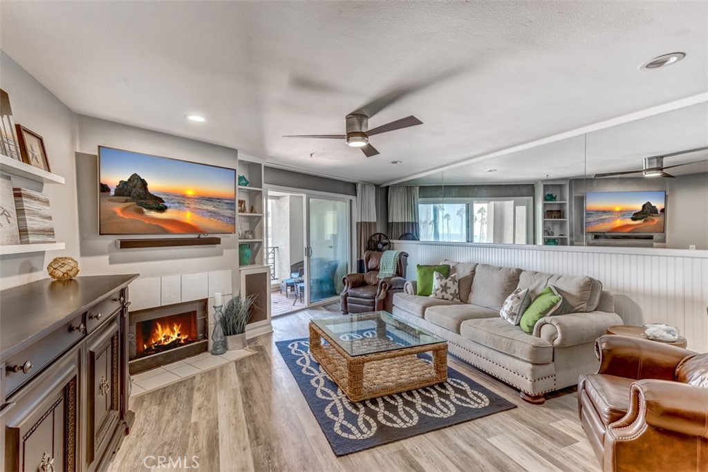 200 pacific coast Highway M29