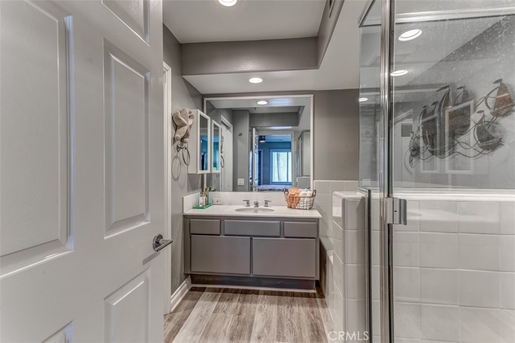 200 pacific coast Highway M29