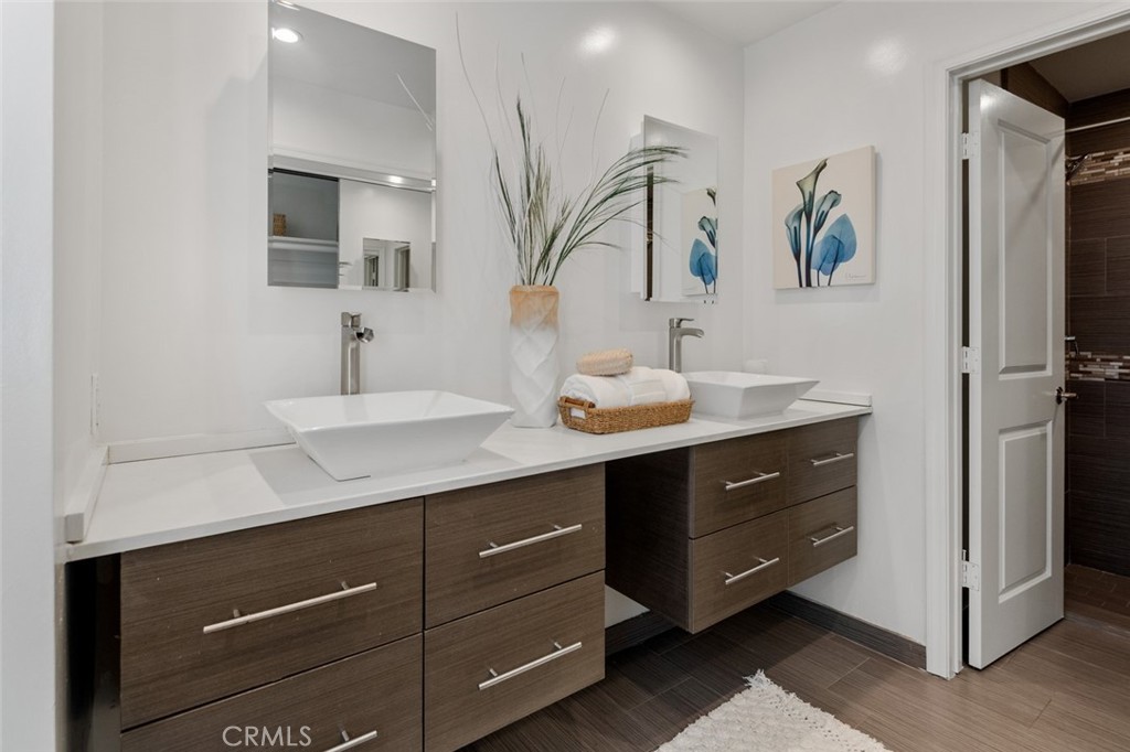 933 Meadowlark Drive