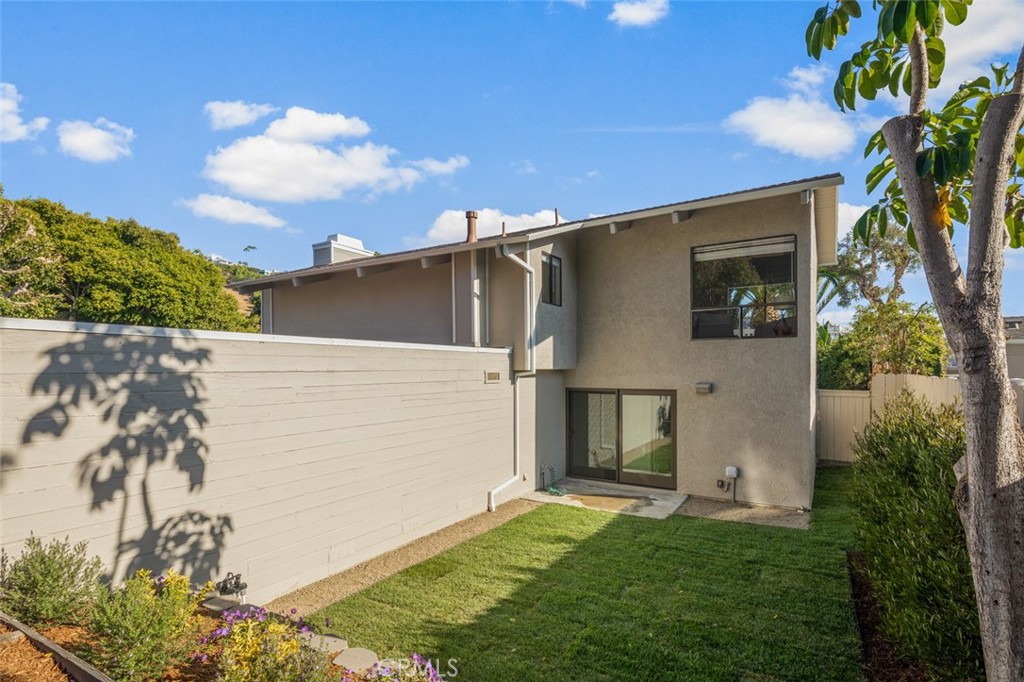 933 Meadowlark Drive