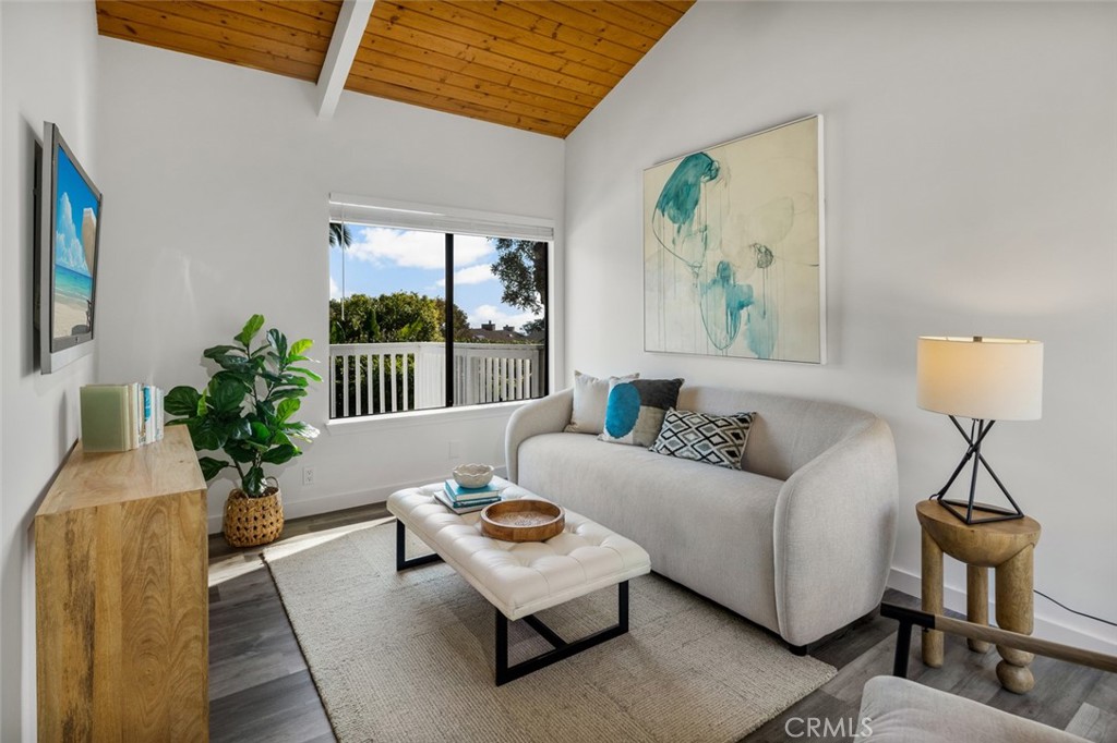 933 Meadowlark Drive