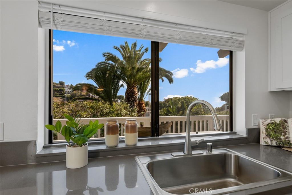 933 Meadowlark Drive