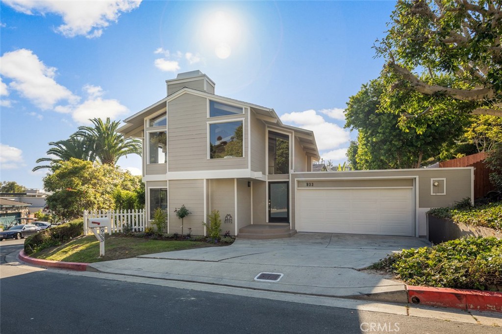 933 Meadowlark Drive