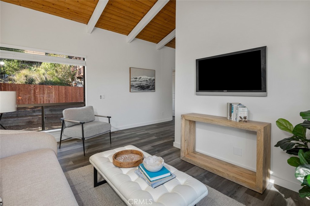 933 Meadowlark Drive