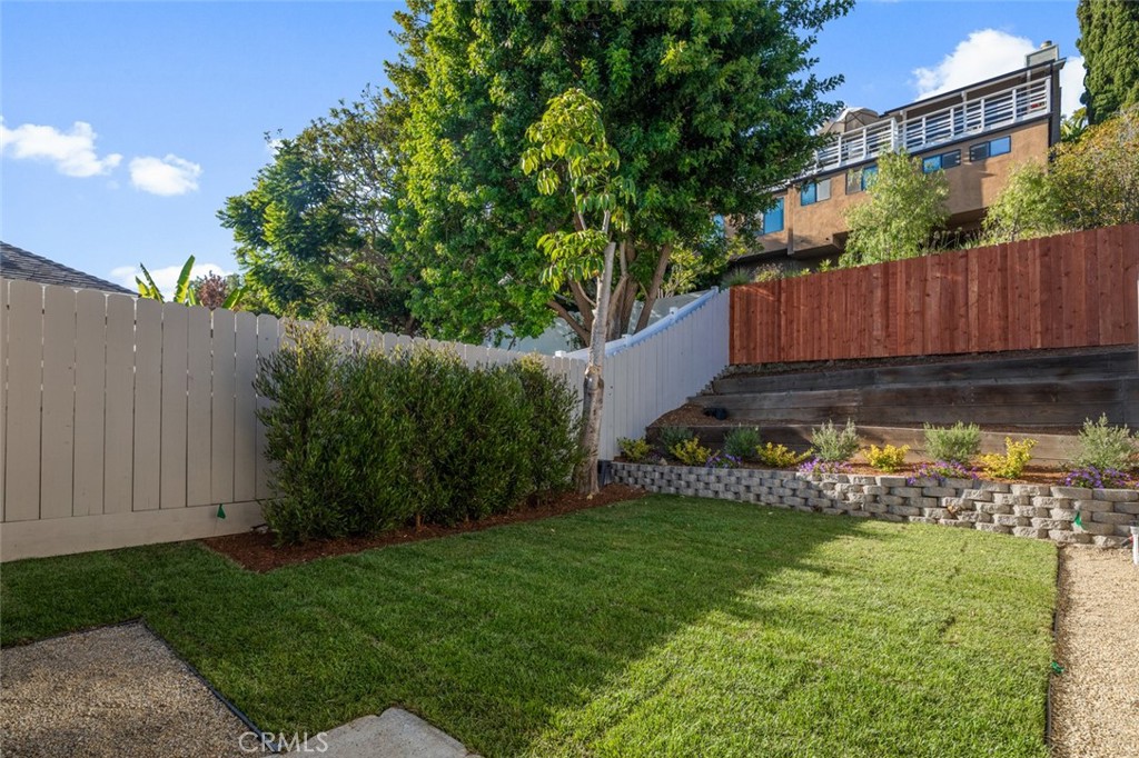 933 Meadowlark Drive