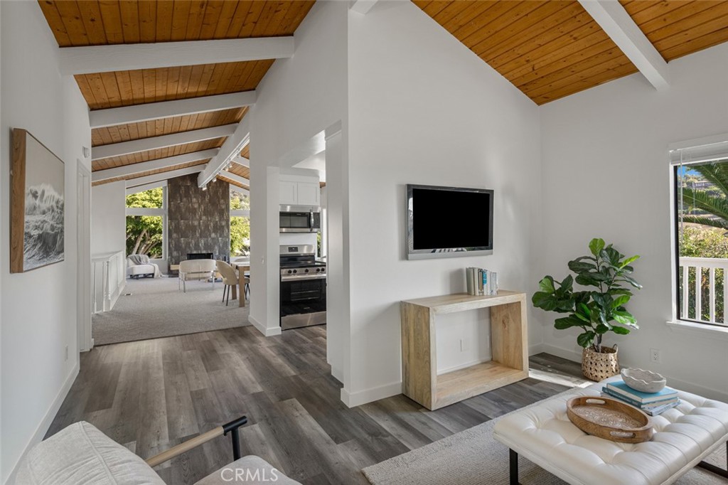 933 Meadowlark Drive