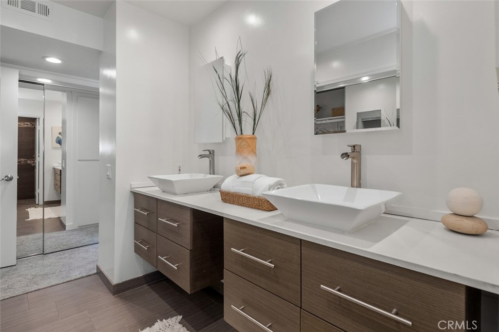 933 Meadowlark Drive