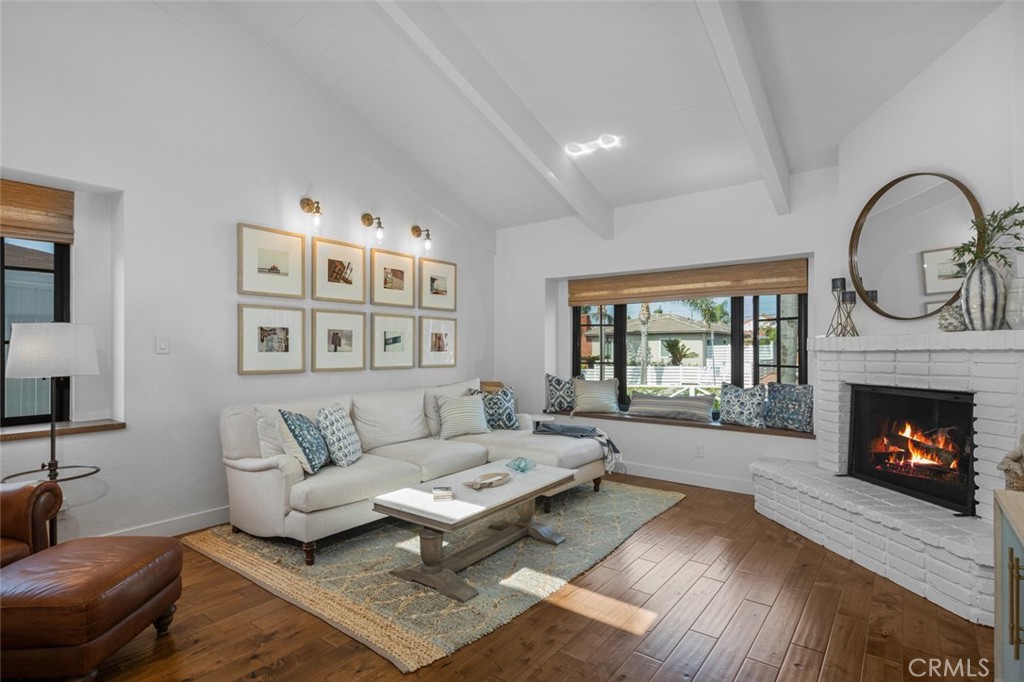 915 Huntington Street