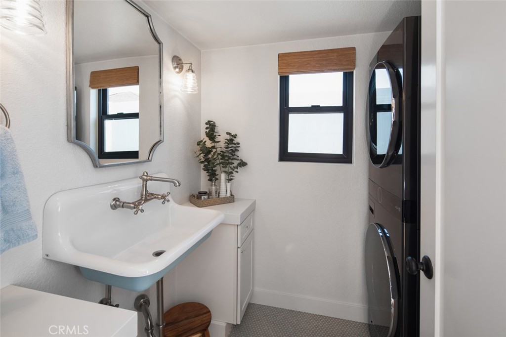 915 Huntington Street