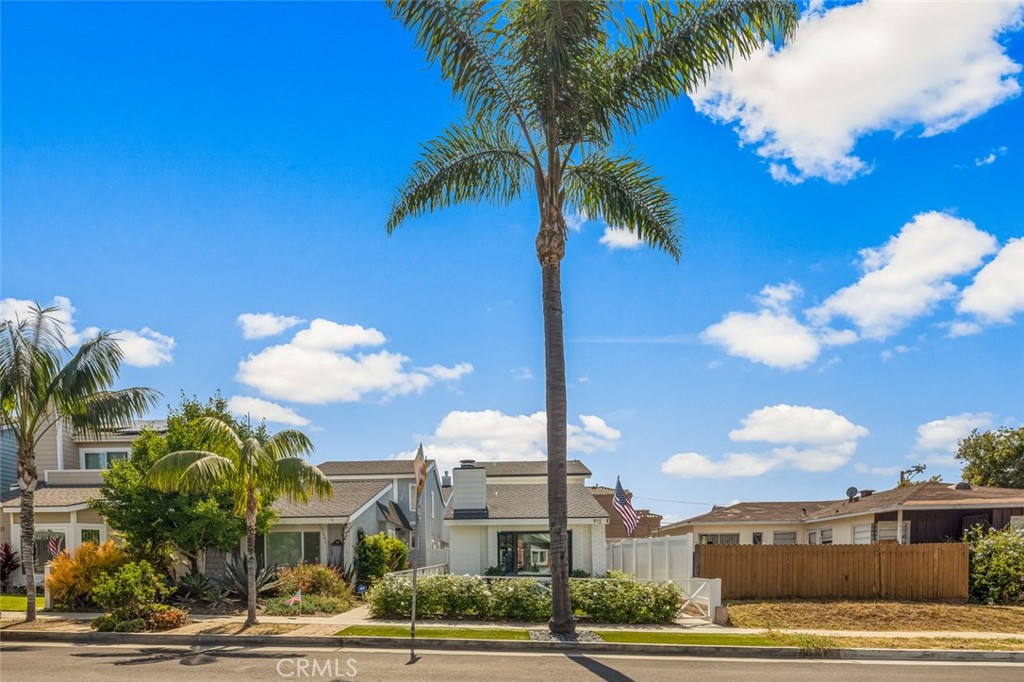 915 Huntington Street