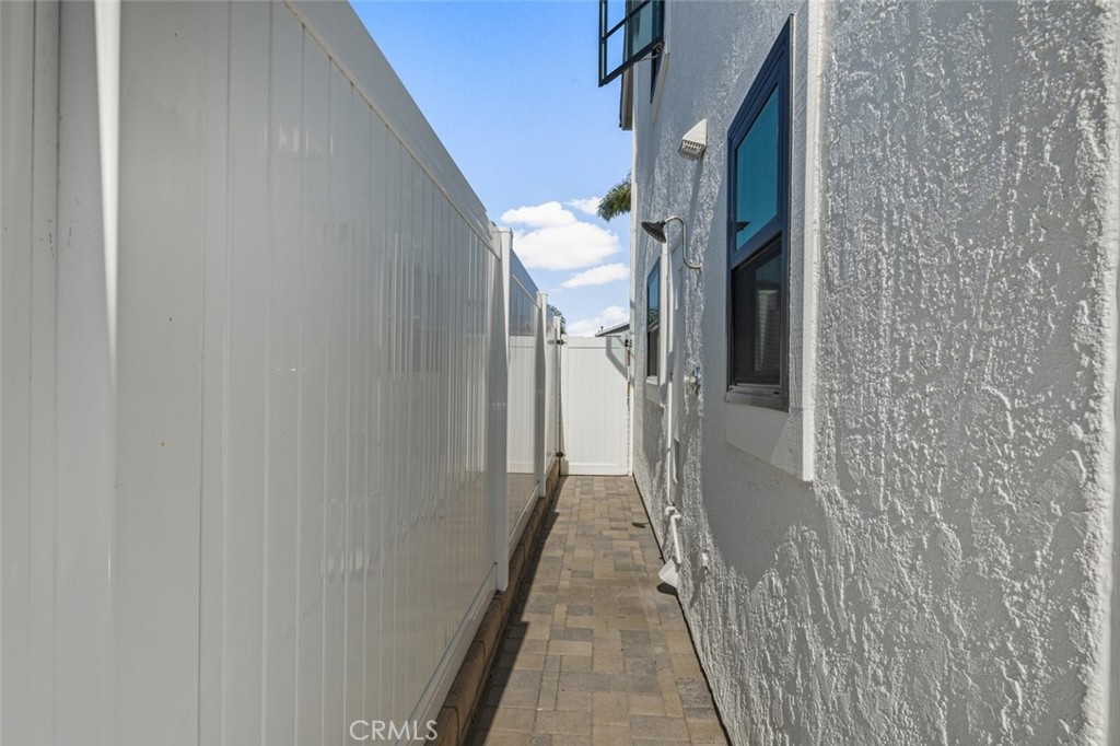 915 Huntington Street