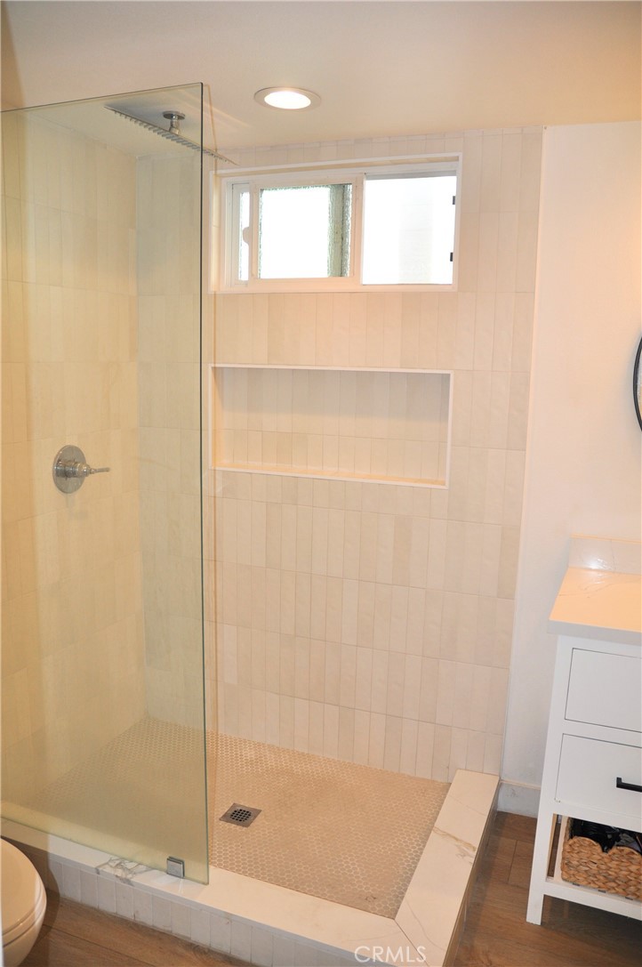 33961 Crystal Lantern Street