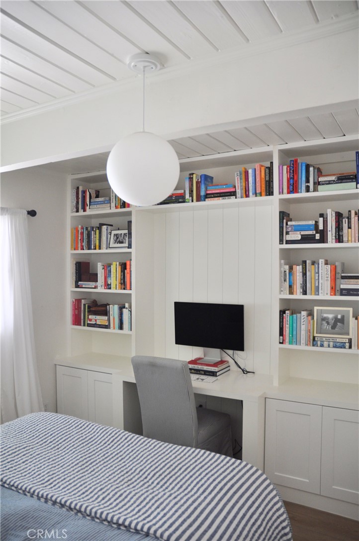 33961 Crystal Lantern Street