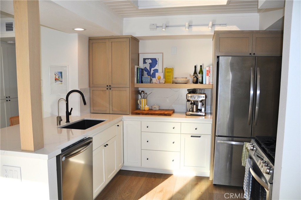 33961 Crystal Lantern Street