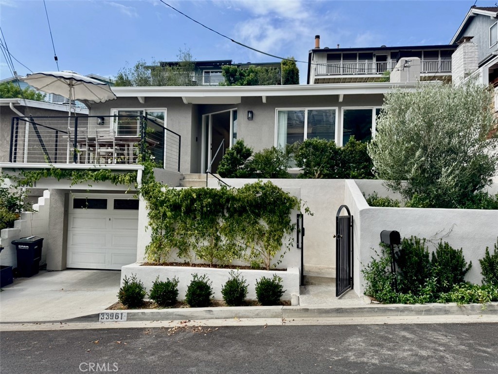 33961 Crystal Lantern Street