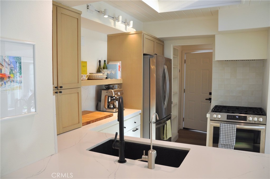 33961 Crystal Lantern Street