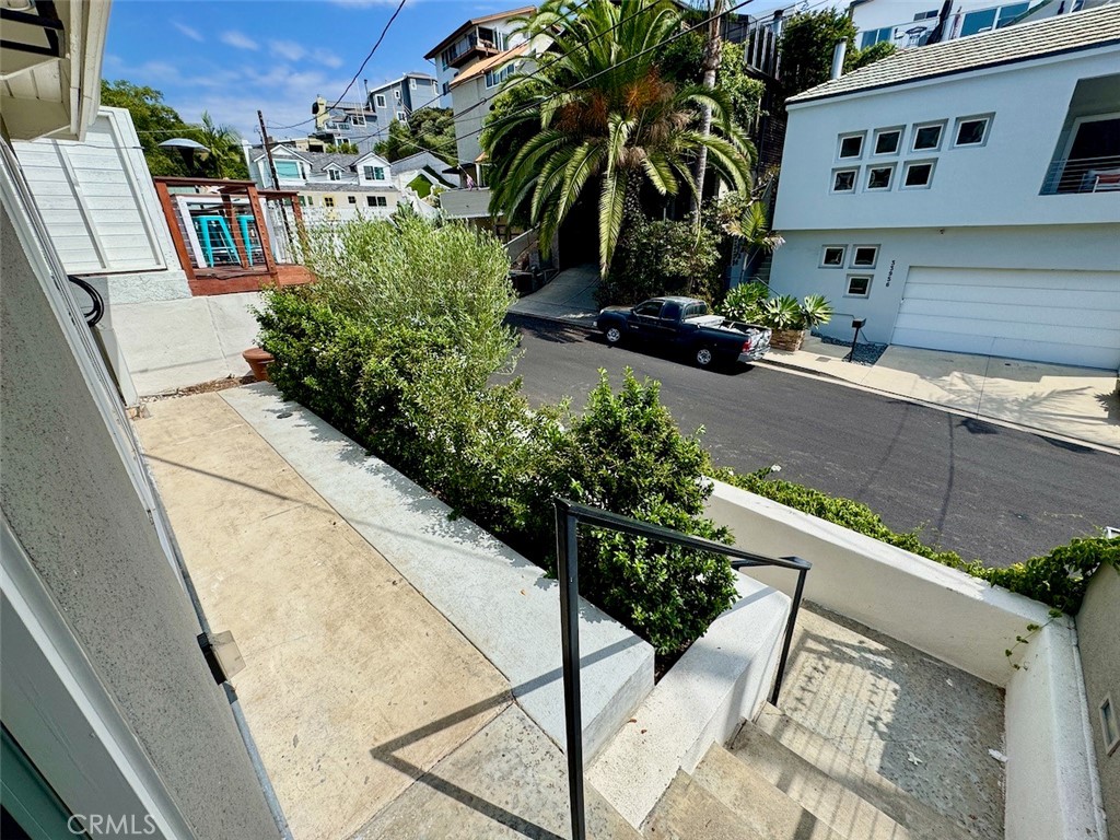 33961 Crystal Lantern Street