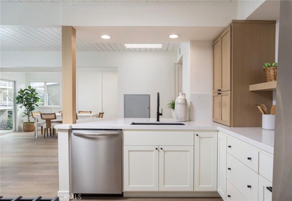 33961 Crystal Lantern Street