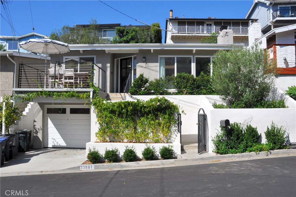 33961 Crystal Lantern Street