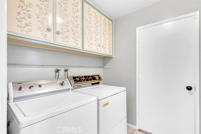 23211 Meadowbrook CIR