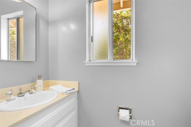 23211 Meadowbrook CIR