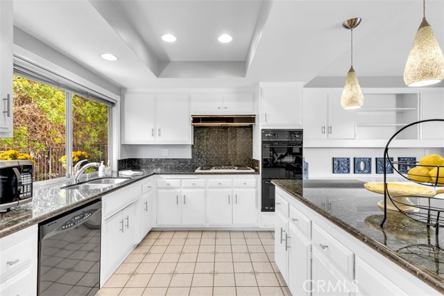 23211 Meadowbrook CIR