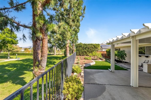 23211 Meadowbrook CIR