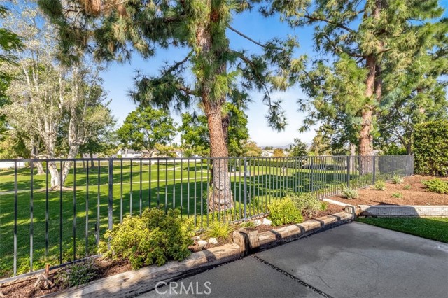 23211 Meadowbrook CIR