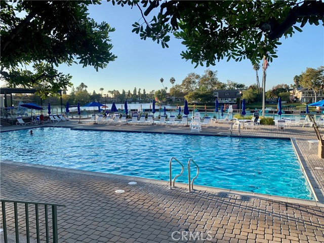 23211 Meadowbrook CIR