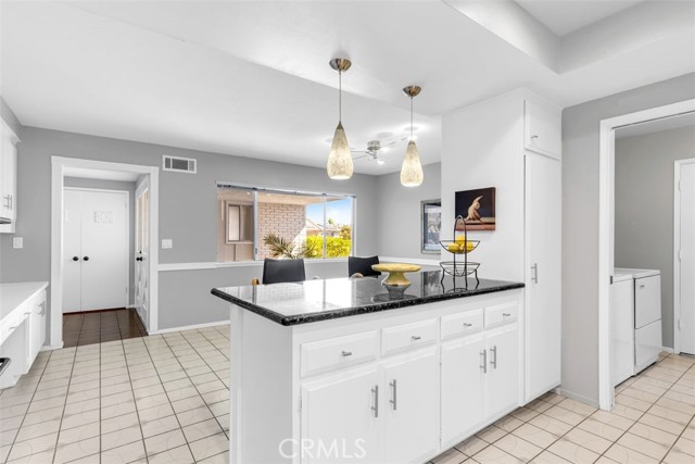 23211 Meadowbrook CIR