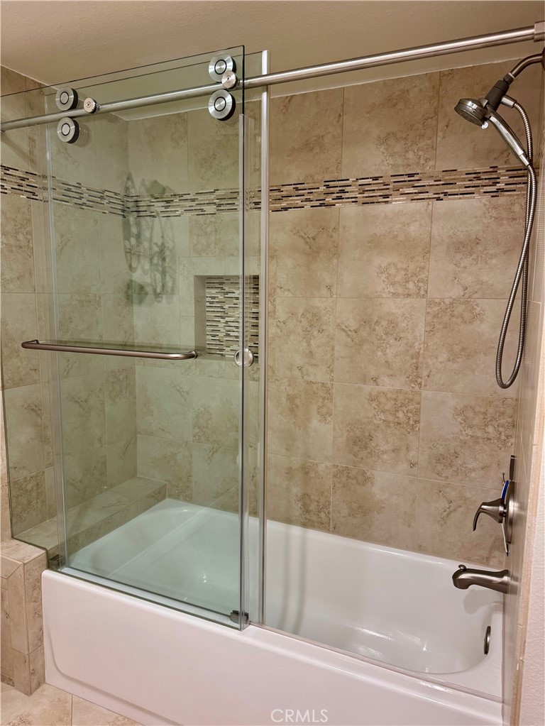 2096 Ronda Granada O