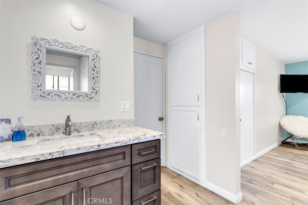 2096 Ronda Granada O