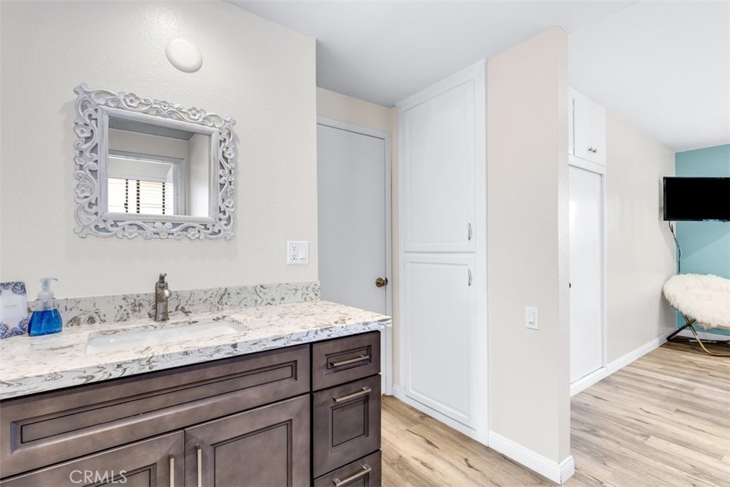 2096 Ronda Granada O