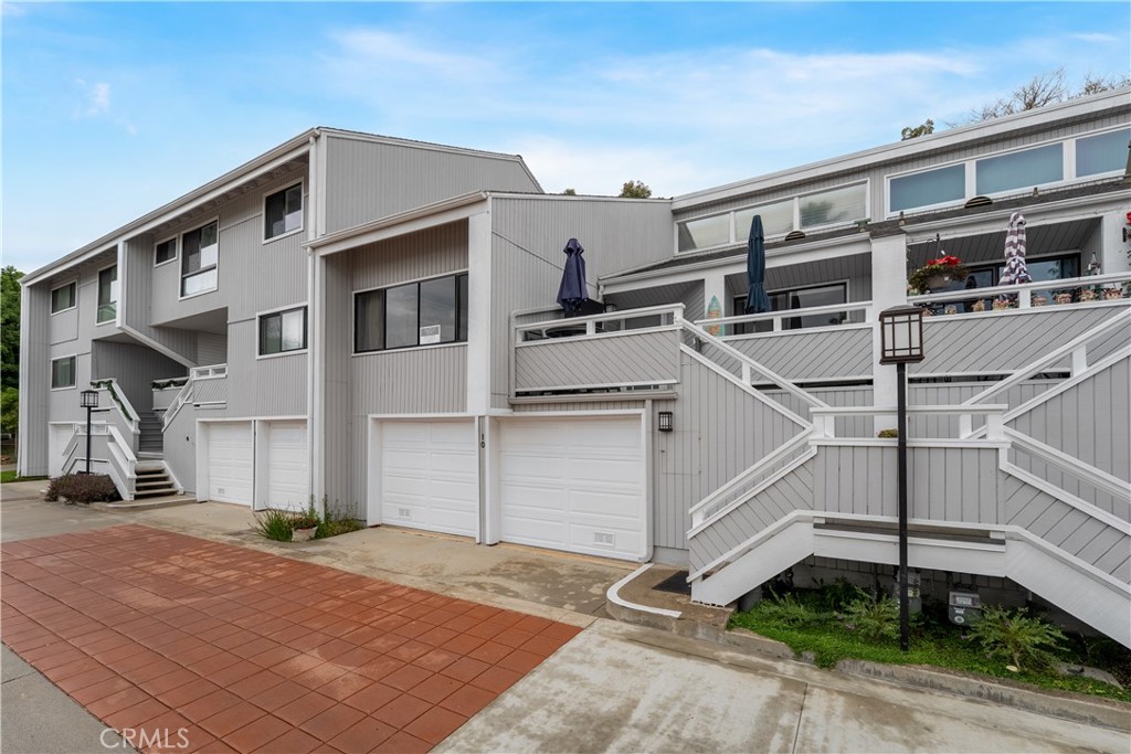 10 Serena Court