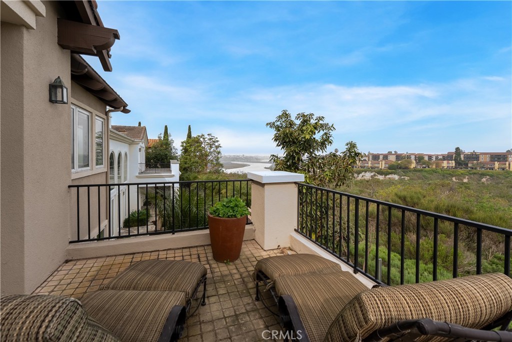 1441 High Bluff