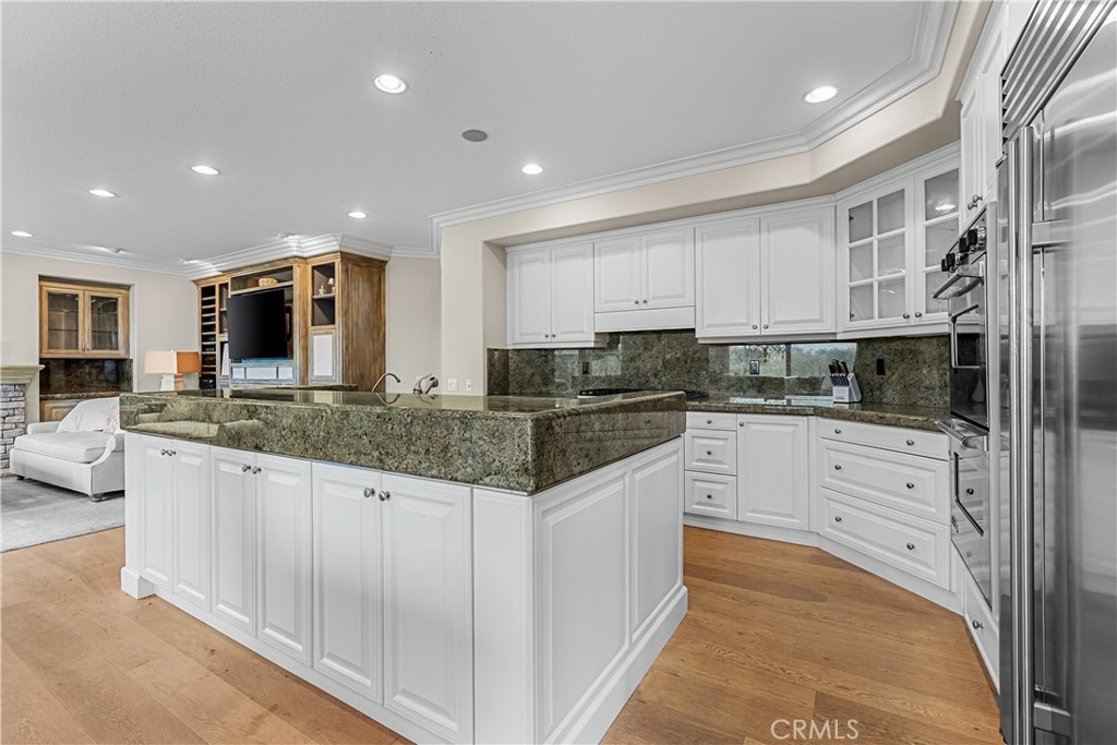 1441 High Bluff