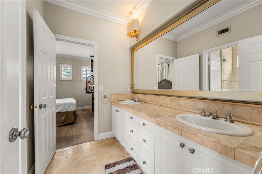 1441 High Bluff