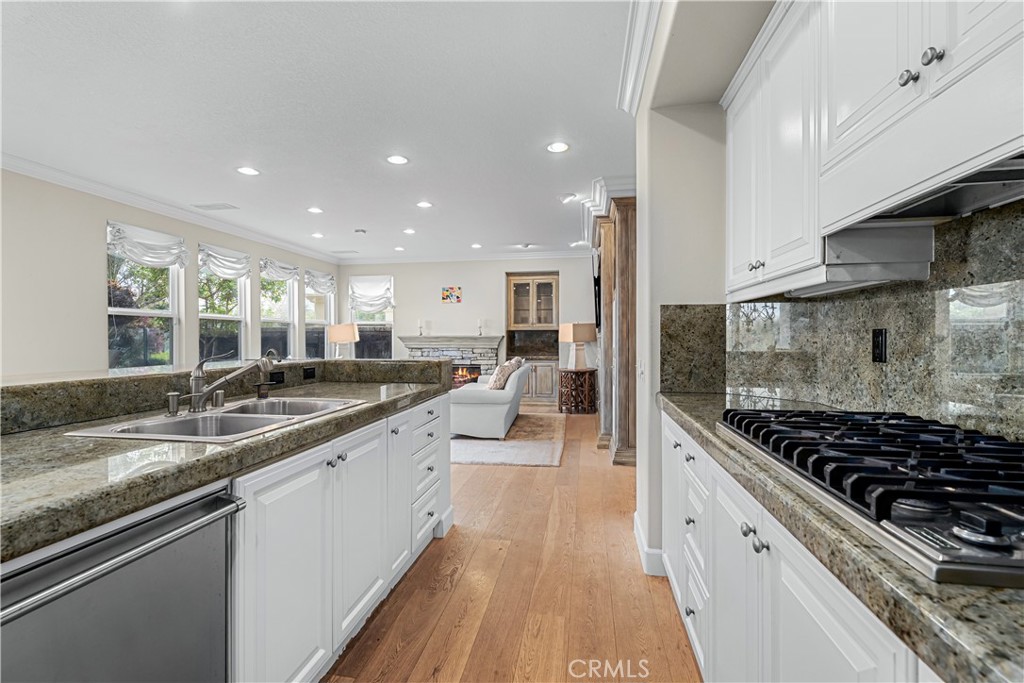 1441 High Bluff