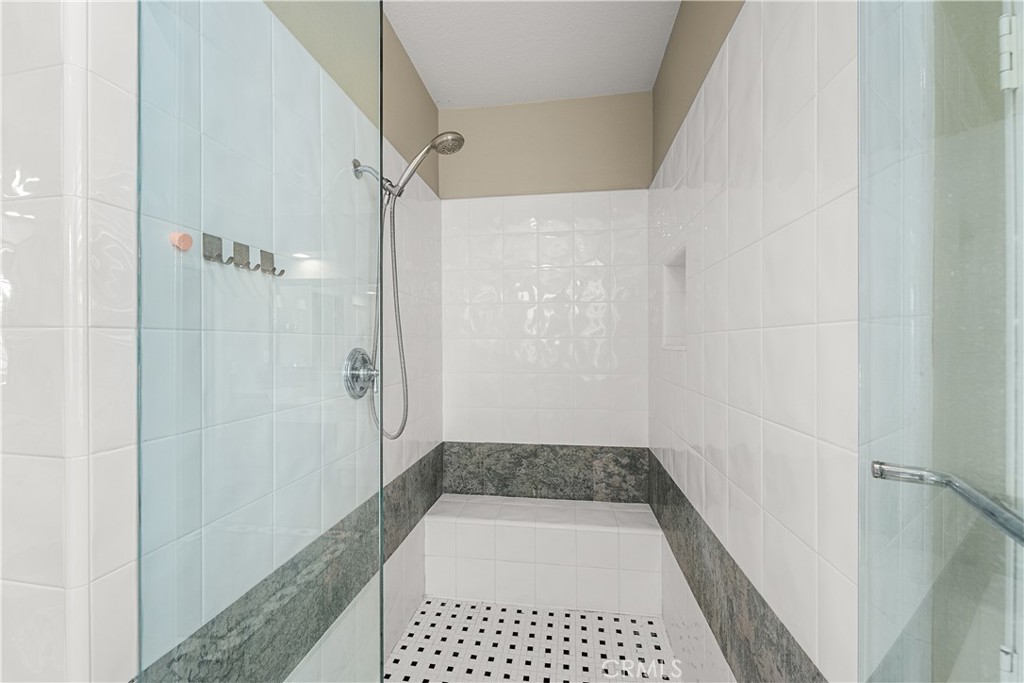 1441 High Bluff