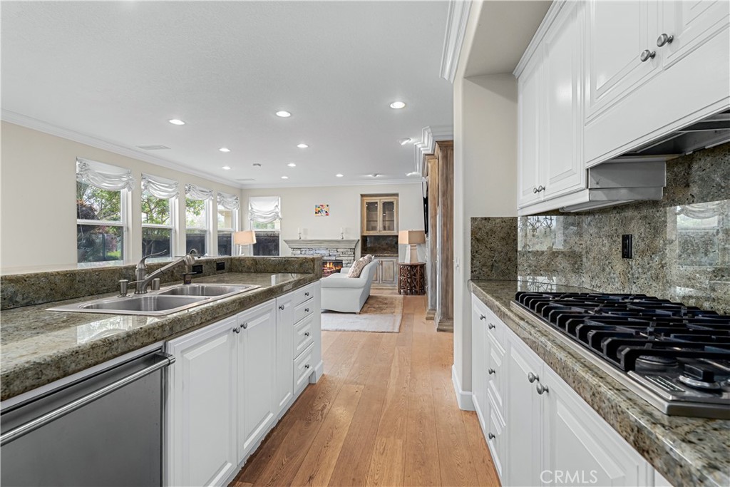1441 High Bluff