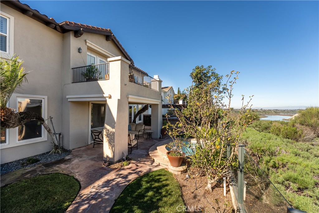 1441 High Bluff