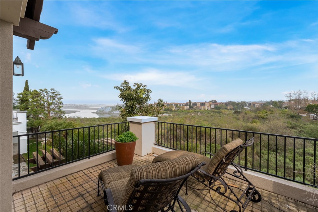 1441 High Bluff